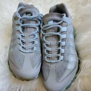 Used Women's Air Max